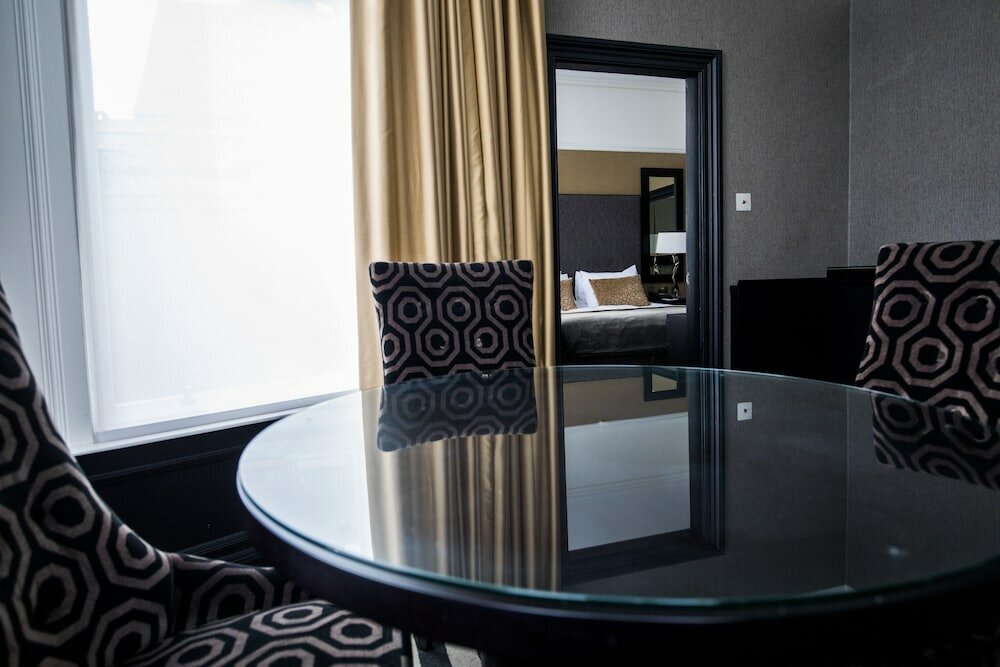 Фото The Chester Hotel