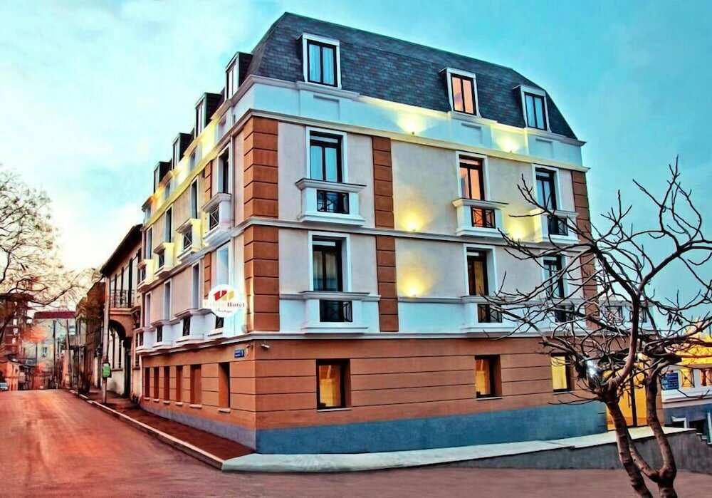 Фото отеля 1