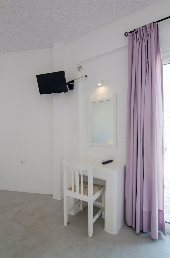 Фото George & Irene Hotel