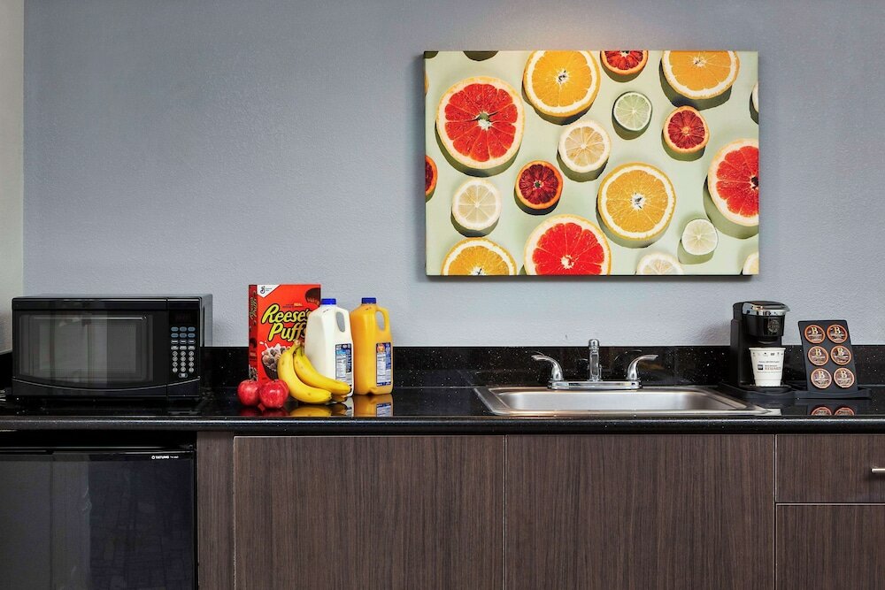 Фото Best Western Plus Meridian Inn & Suites, Anaheim-Orange