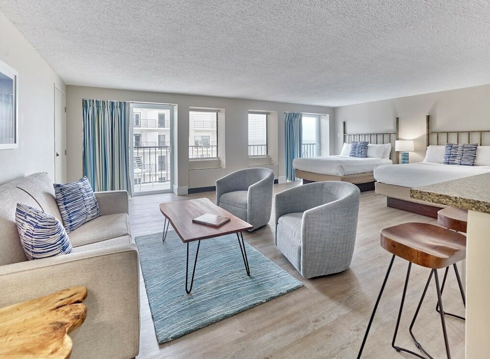 Фото Henlopen Hotel