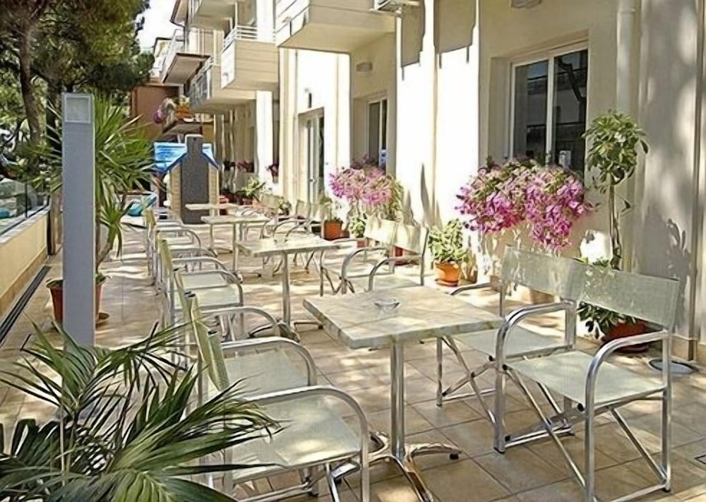 Фото Hotel Muccioli