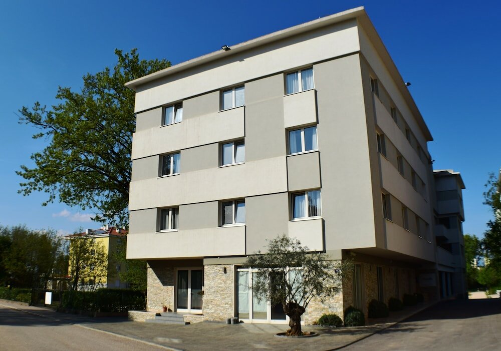 Фото Wine Hotel Cesarica