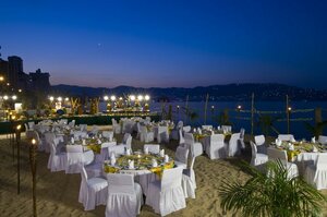 Гостиница Krystal Beach Acapulco