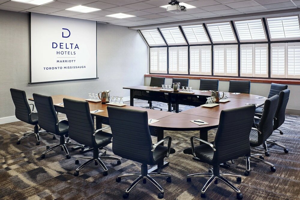 Фото Delta Hotels Toronto Mississauga