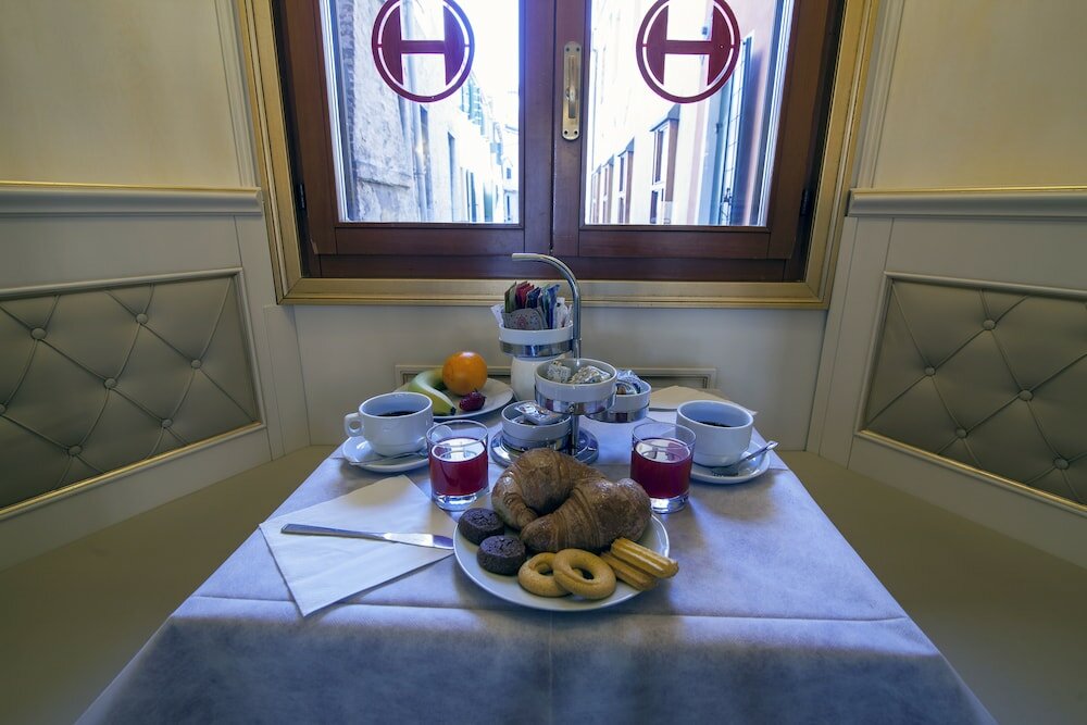 Фото Hotel Orion