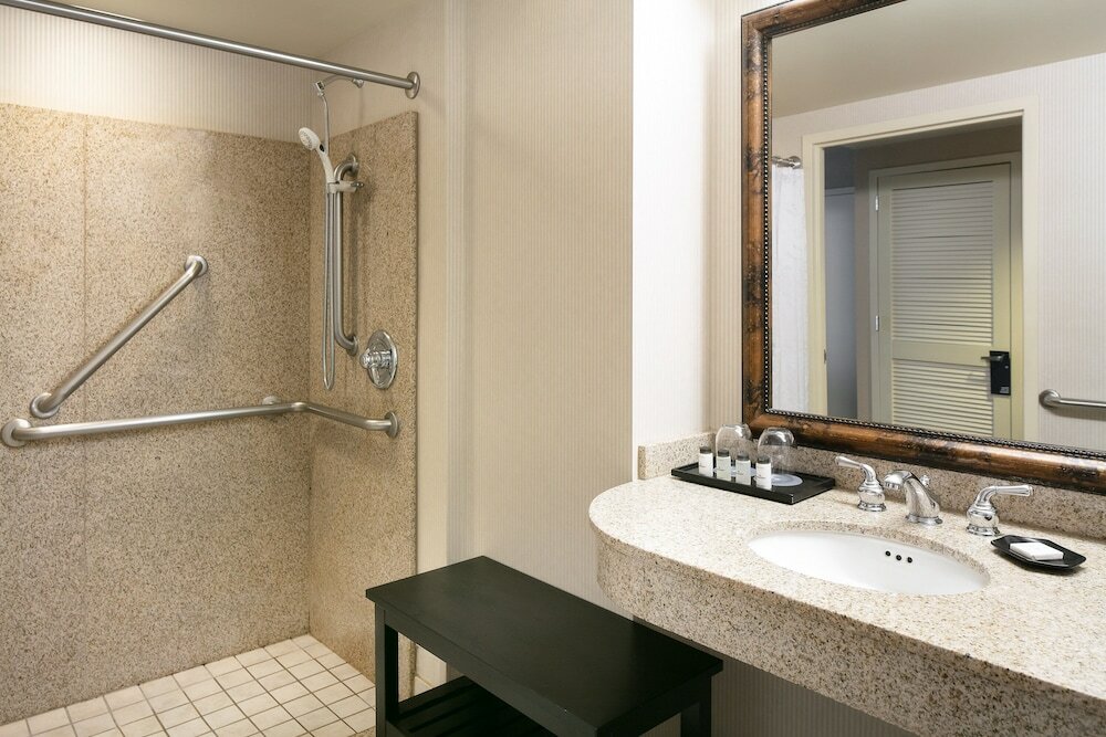 Фото Sheraton Overland Park Hotel at the Convention Center