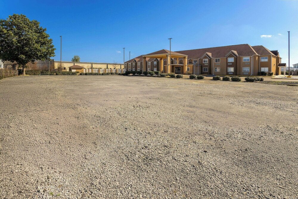 Фото Days Inn by Wyndham Jackson Downtown