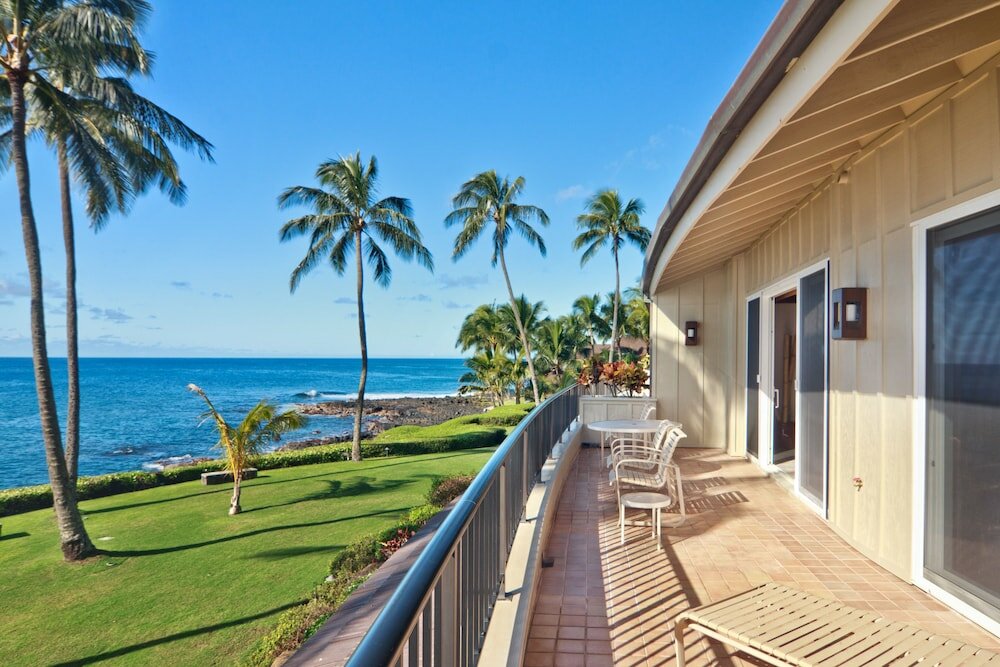 Фото Whalers Cove Oceanfront Resort