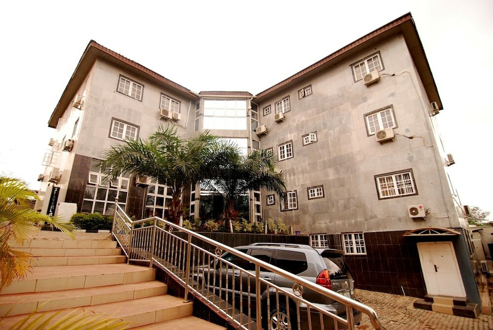 Фото Silverland Hotel and Suites