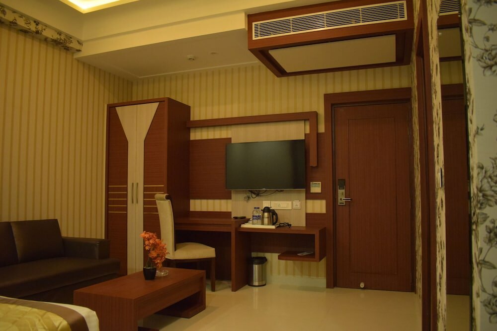 Фото Hotel Uday Palace