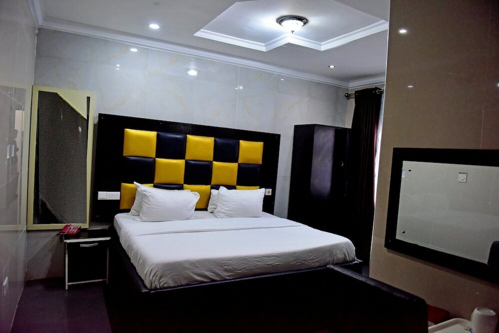 Фото De Heavens Royale Hotel & Towers