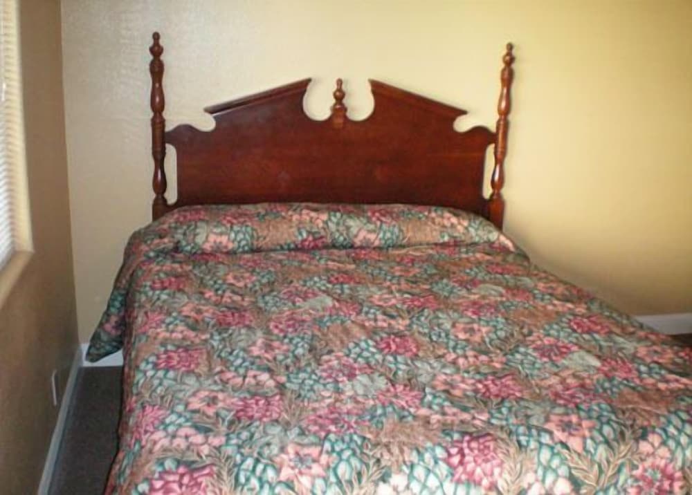 Фото Economy Inn & Suites