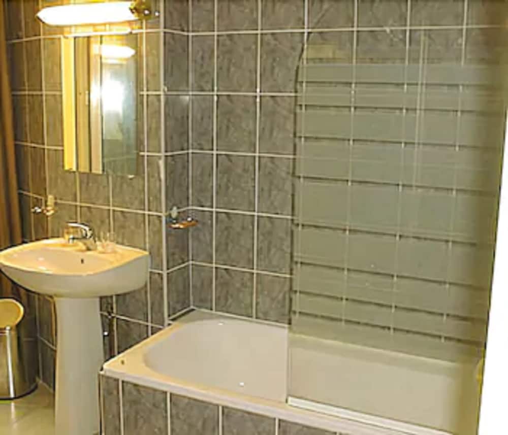 Фото Hotel Ferney République