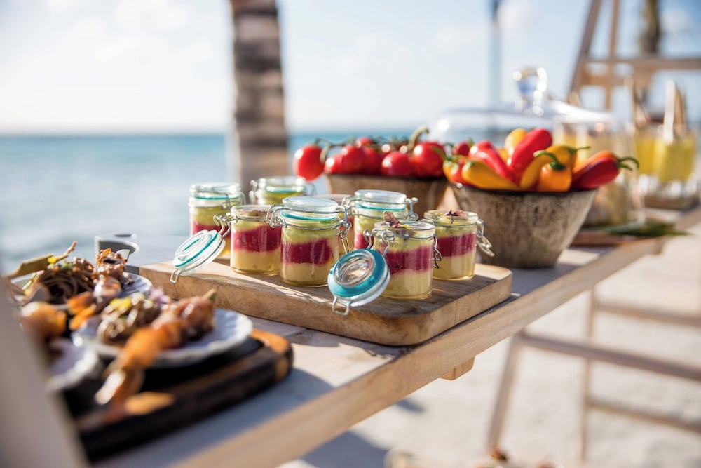 Фото Renaissance Wind Creek Aruba Resort