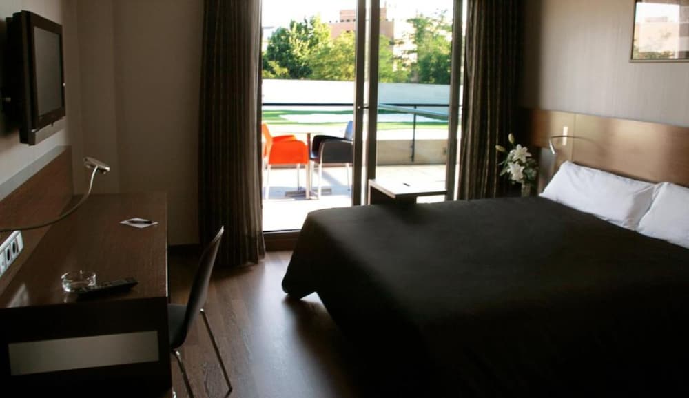 Фото Hotel Tach Madrid Airport