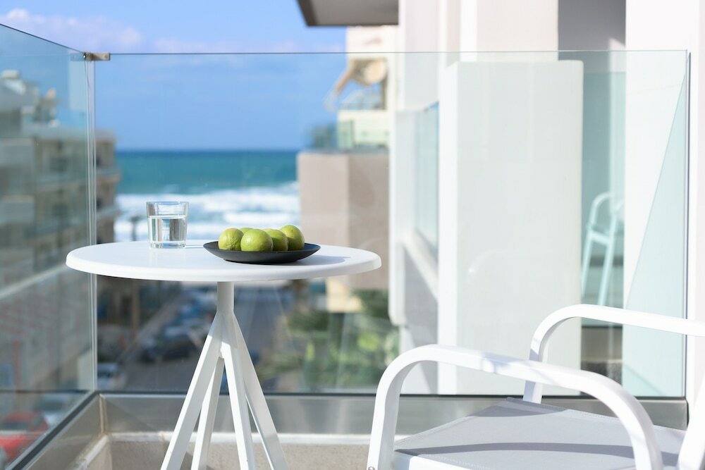 Фото 37956914982