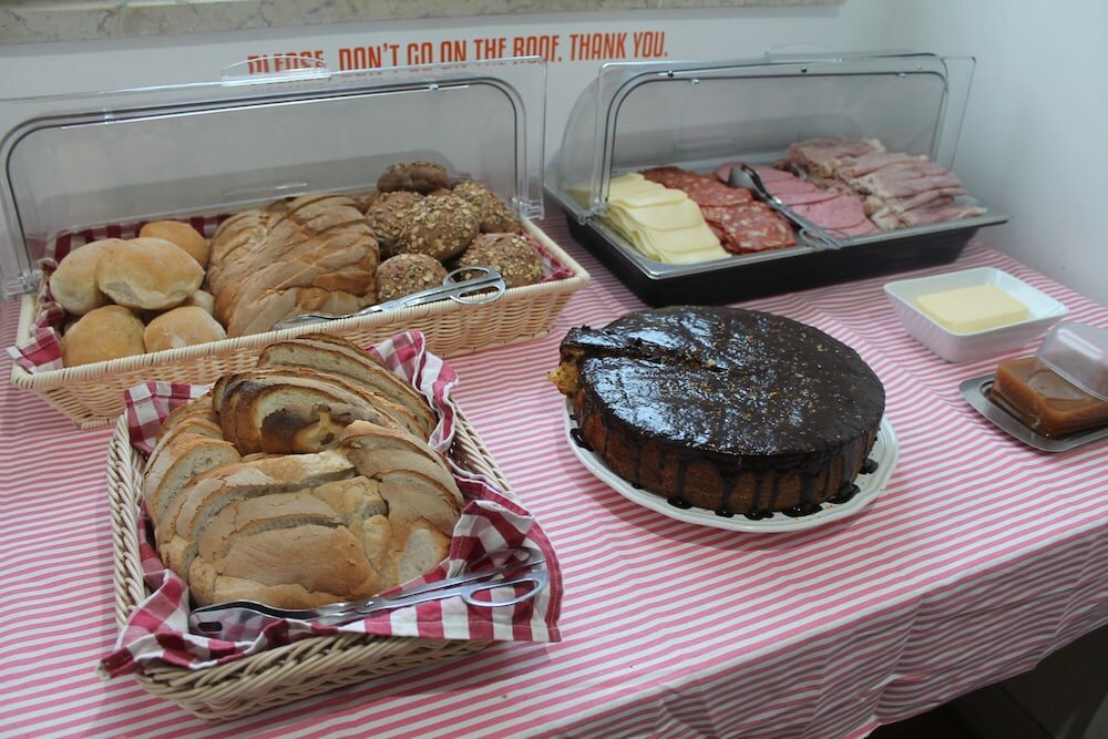 Фото Inn Possible Lisbon Hostel