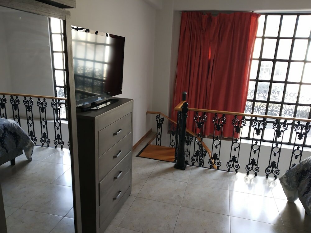 Фото Suites Sevilla