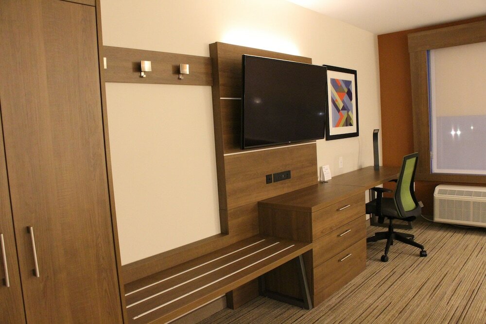 Фото Holiday Inn Express & Suites Phoenix - Airport North, an Ihg Hotel