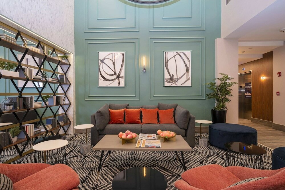 Фото Sandman Signature Sherwood Park Hotel