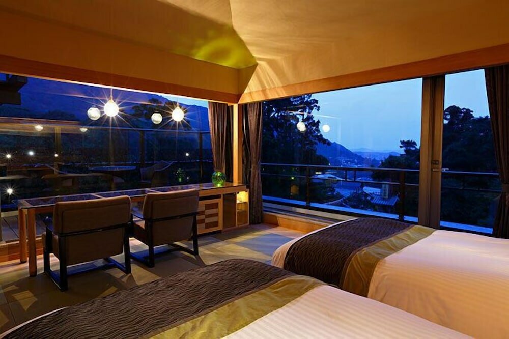 Фото Hakone Kamon