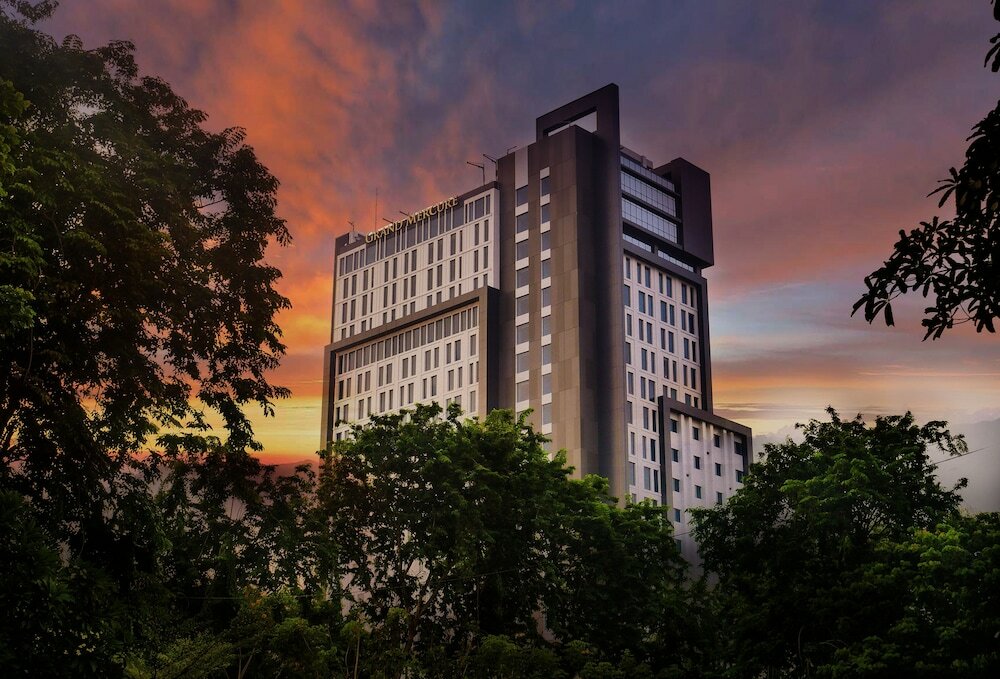 Фото Movenpick Surabaya City