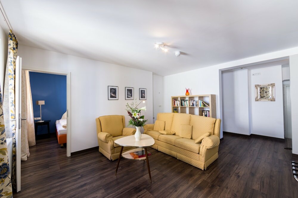 Фото Hotel Goldener Hirsch