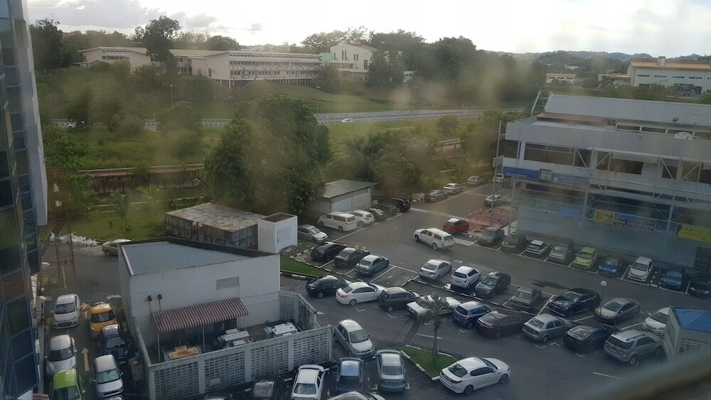 Фото The Centrepoint Hotel