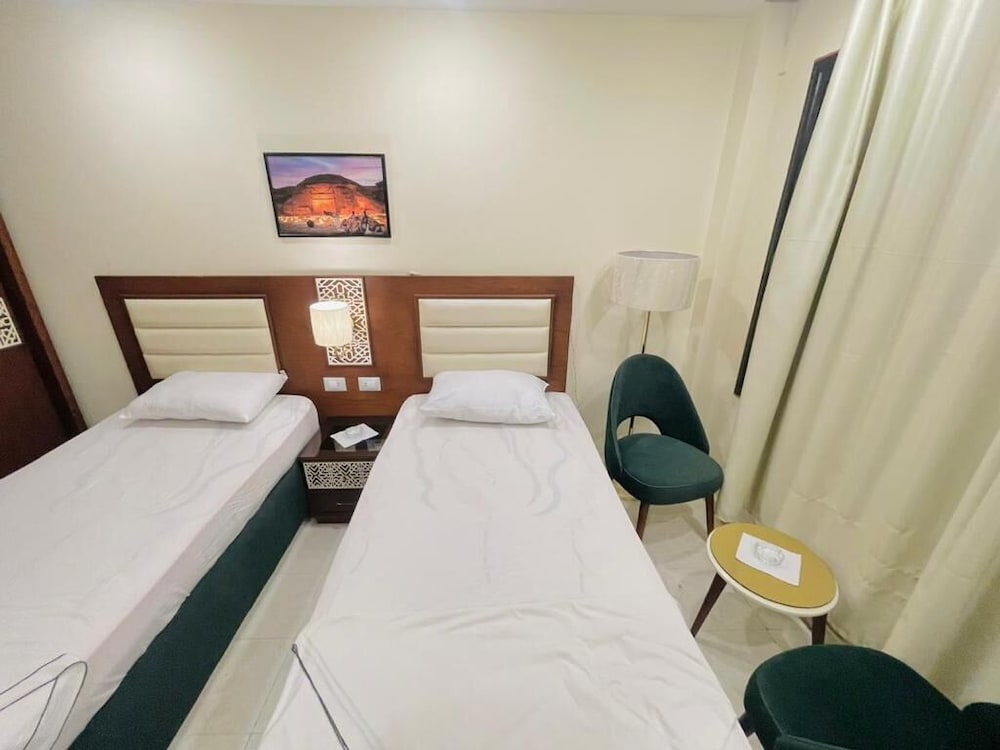 Фото Karnak Hotel