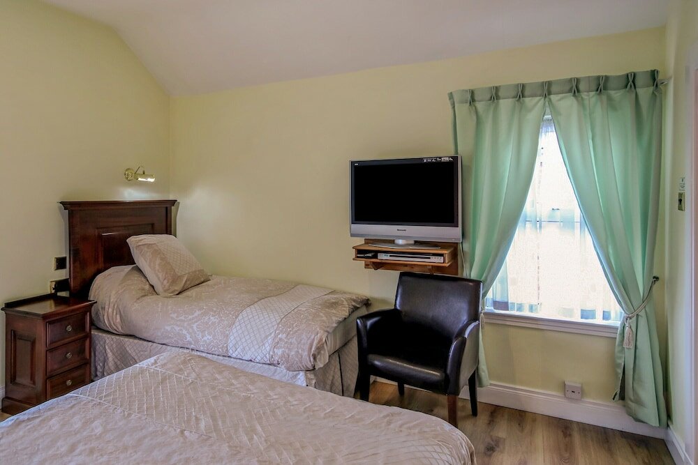 Фото Oyo Avenue House