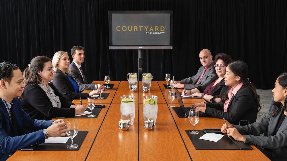 Фото Courtyard by Marriott Edmonton West