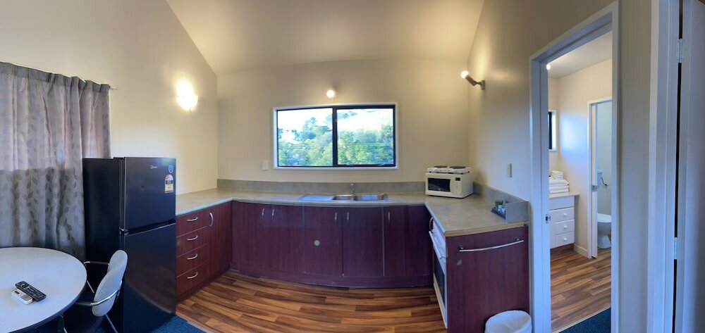 Фото Rayland Epsom Motel