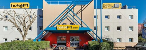 Внешний вид отеля HotelF1 Cholet в Шоле, фото 1