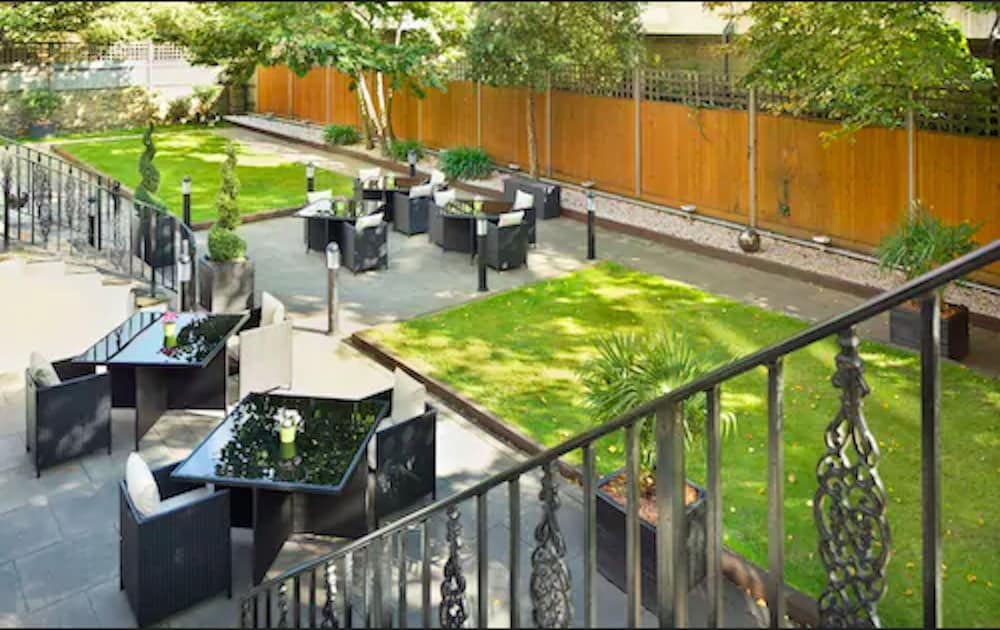 Фото Park City Grand Plaza Kensington