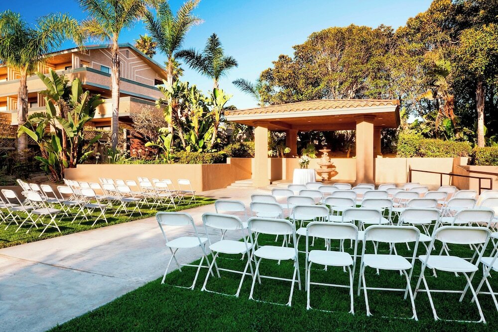 Фото Four Points by Sheraton Ventura Harbor Resort