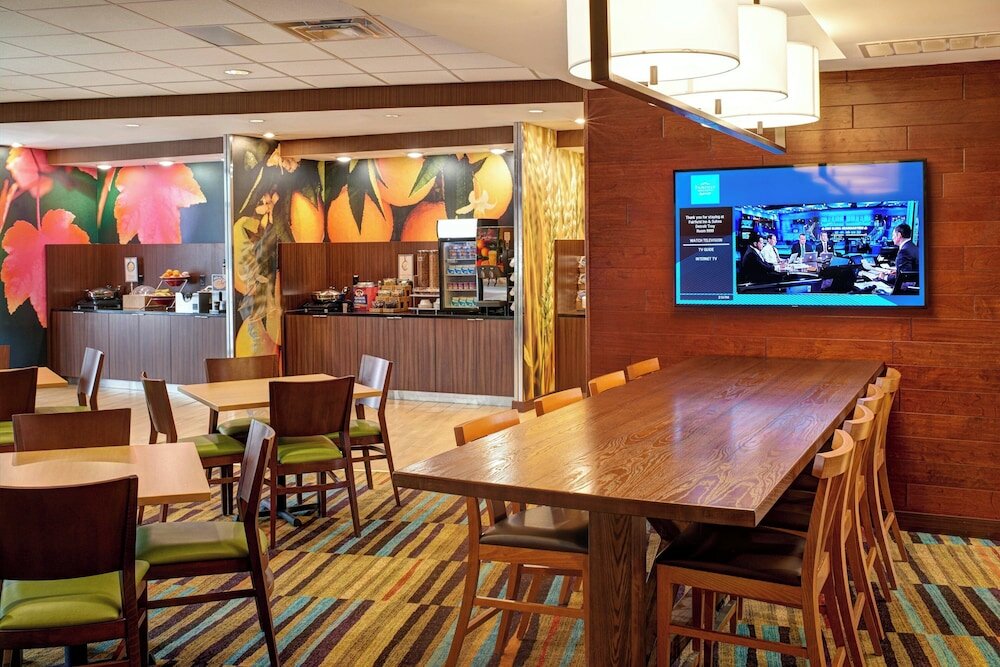 Фото Fairfield Inn & Suites by Marriott Detroit Troy