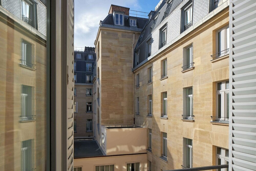 Фото Regina Louvre