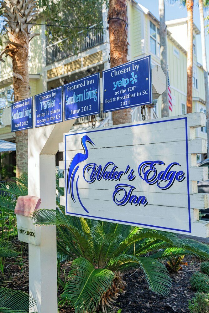 Фото Water's Edge Inn - Adults Only