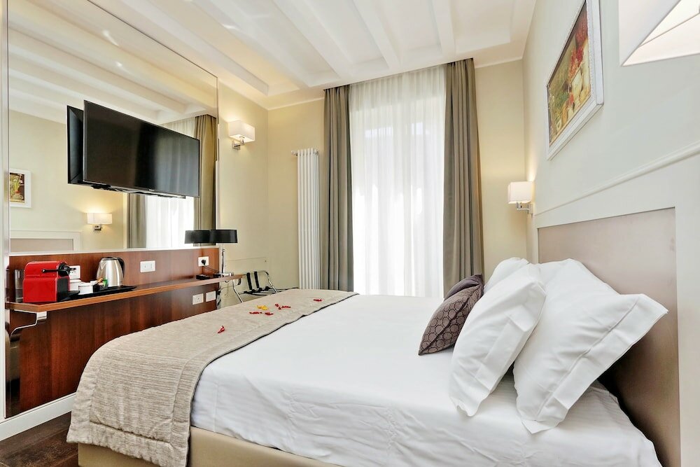 Фото Piazza Venezia Grand Suite