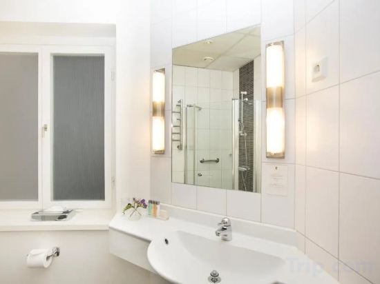 Фото Elite Hotel Adlon