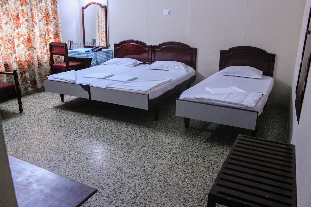 Фото Hotel Keerthi