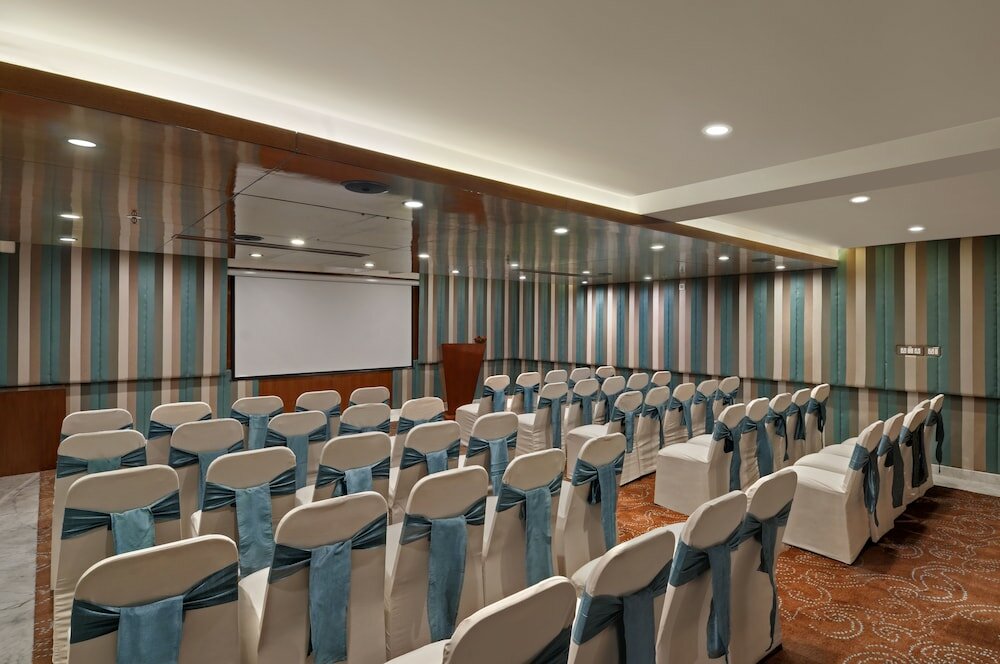 Фото The Elanza Hotel