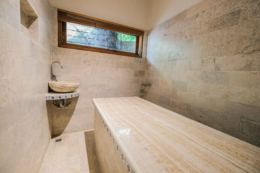 Фото Poinciana Resort Bali