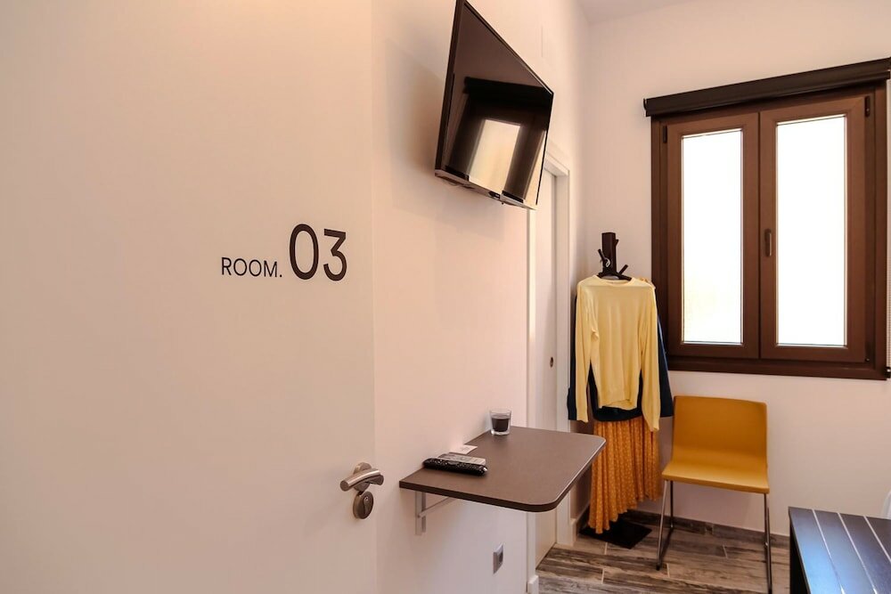 Фото The 8 Rooms House