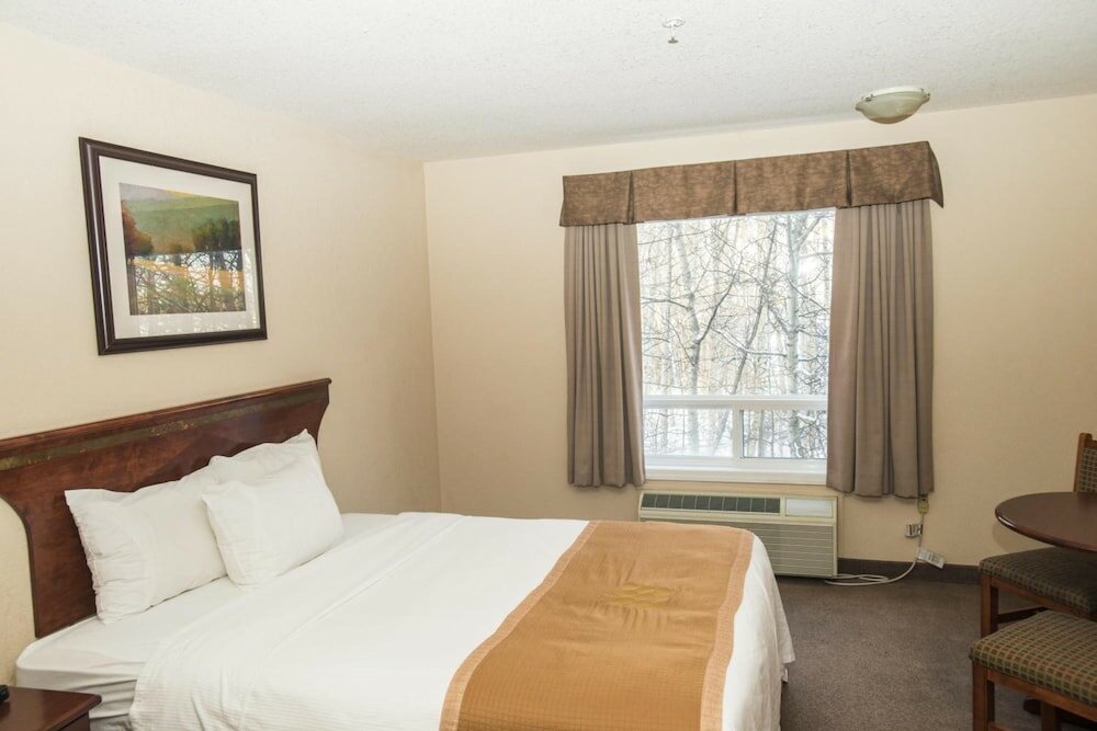 Фото Lakeview Inns & Suites - Chetwynd