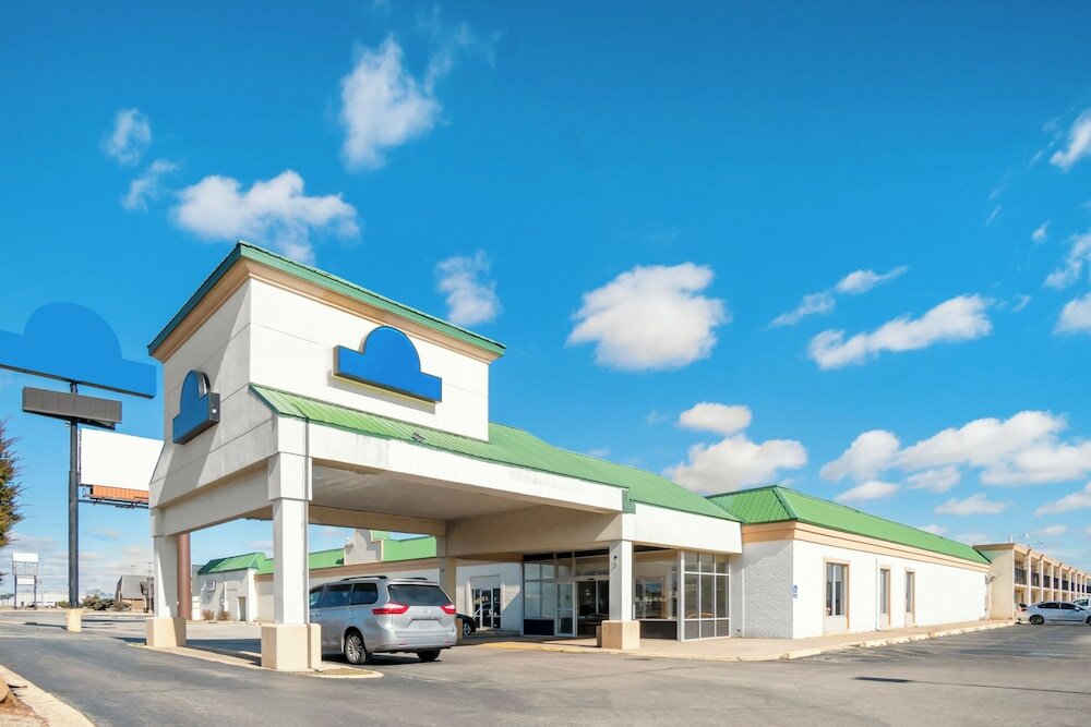 Фото Oyo Hotel Oklahoma City South I-35 and Se 29th