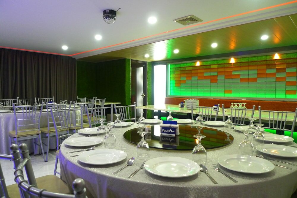 Фото Star Plaza Hotel