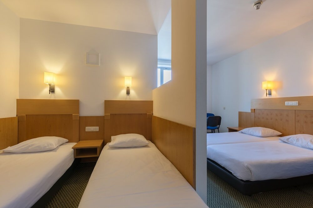 Фото Century Hotel Antwerpen