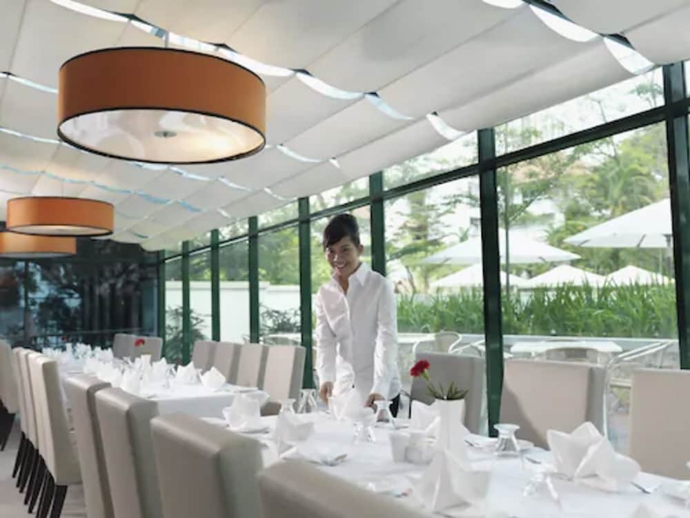 Фото MiCasa All Suite Hotel